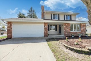 1501 Grandview AVENUE, Oconomowoc, WI 53066