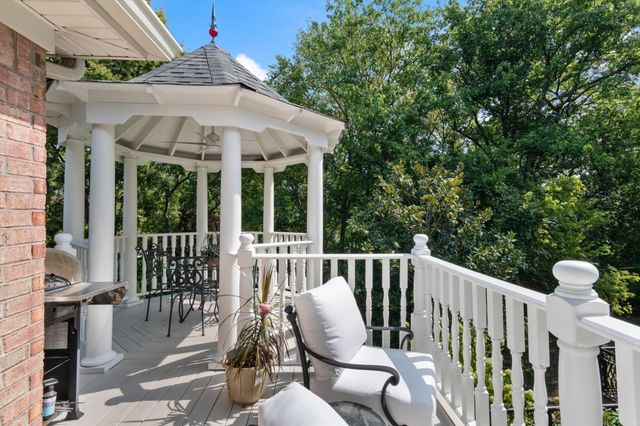 766 Peach Orchard Dr, Nashville, TN 37204