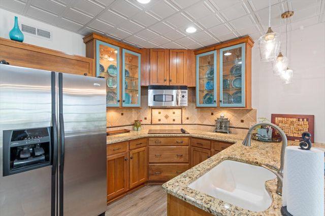 766 Peach Orchard Dr, Nashville, TN 37204