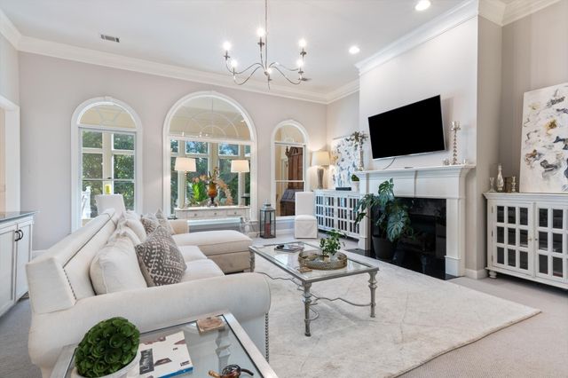 766 Peach Orchard Dr, Nashville, TN 37204