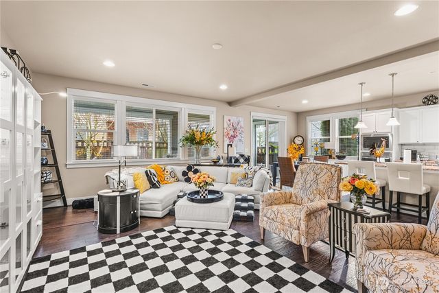 8998 Buttercup Street SE, Tumwater, WA 98501