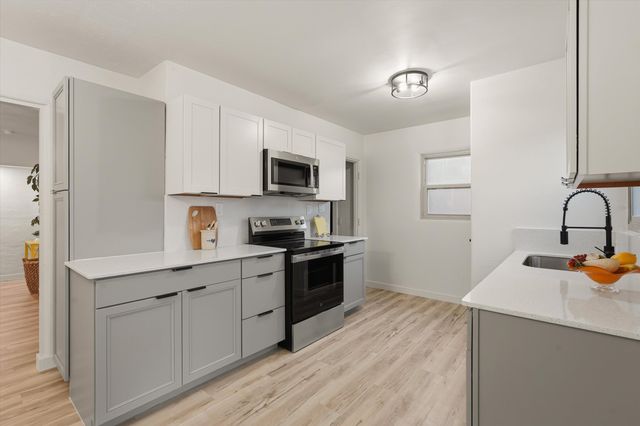1318 Truman Street SE, Albuquerque, NM 87108