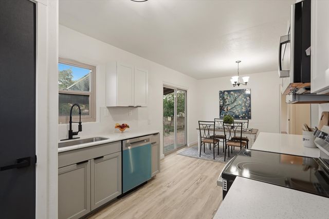 1318 Truman Street SE, Albuquerque, NM 87108