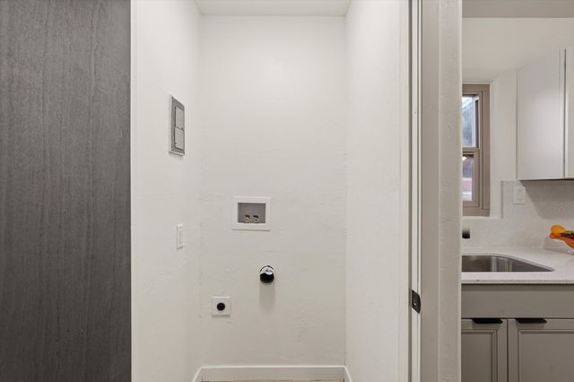 1318 Truman Street SE, Albuquerque, NM 87108