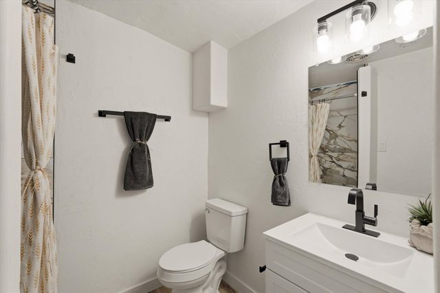 1318 Truman Street SE, Albuquerque, NM 87108