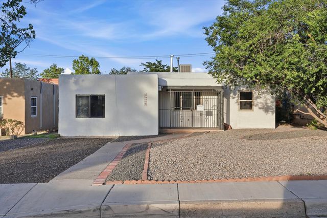 1318 Truman Street SE, Albuquerque, NM 87108