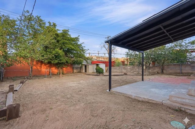 1318 Truman Street SE, Albuquerque, NM 87108
