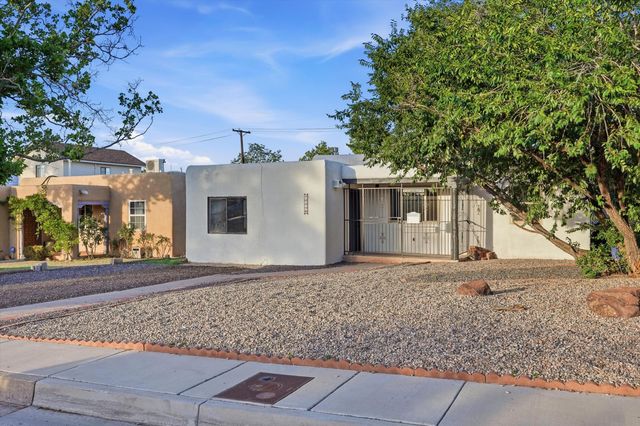 1318 Truman Street SE, Albuquerque, NM 87108