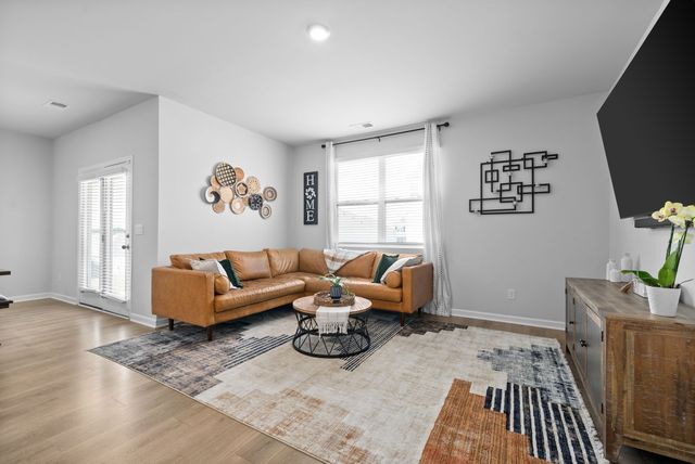 1136 Woodbridge Blvd, Lebanon, TN 37090