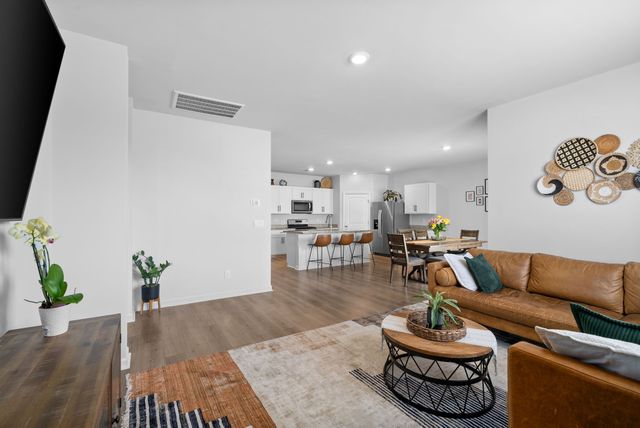 1136 Woodbridge Blvd, Lebanon, TN 37090