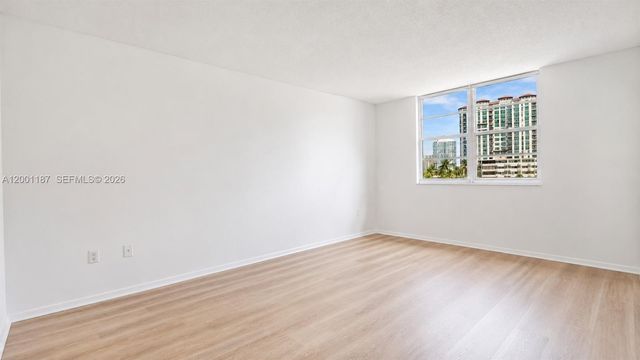 300 Bayview Drive 315, Sunny Isles Beach, FL 33160
