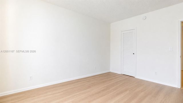 300 Bayview Drive 315, Sunny Isles Beach, FL 33160
