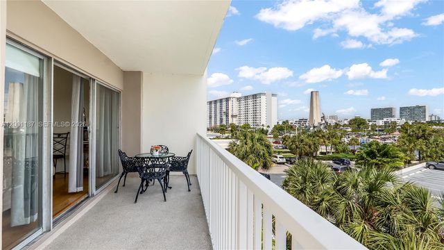 300 Bayview Drive 315, Sunny Isles Beach, FL 33160