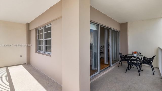 300 Bayview Drive 315, Sunny Isles Beach, FL 33160