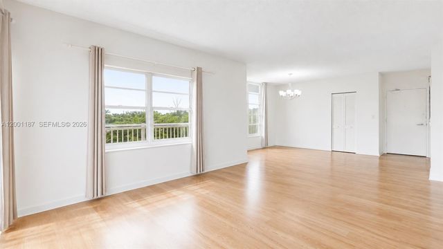 300 Bayview Drive 315, Sunny Isles Beach, FL 33160