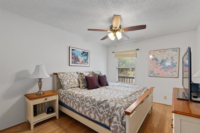 113 Comanche PT, Point Venture, TX 78645