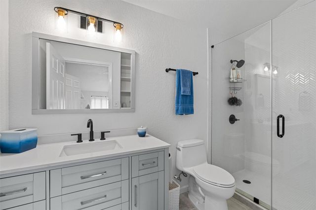 113 Comanche PT, Point Venture, TX 78645