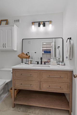 113 Comanche PT, Point Venture, TX 78645