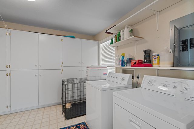 113 Comanche PT, Point Venture, TX 78645