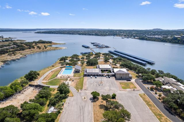 113 Comanche PT, Point Venture, TX 78645