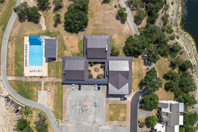 113 Comanche PT, Point Venture, TX 78645
