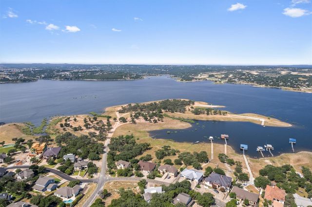 113 Comanche PT, Point Venture, TX 78645