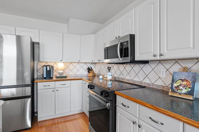 113 Comanche PT, Point Venture, TX 78645