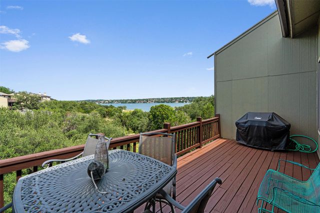 113 Comanche PT, Point Venture, TX 78645