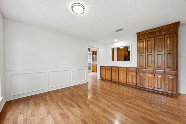 2801 Oak Trail Court, Dalworthington Gardens, TX 76016
