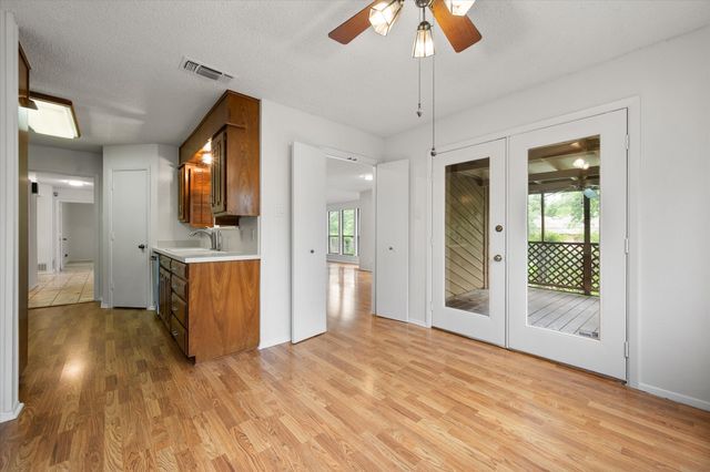 2801 Oak Trail Court, Dalworthington Gardens, TX 76016