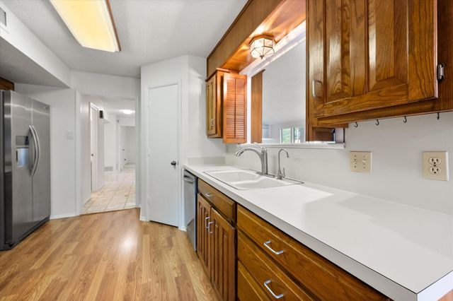 2801 Oak Trail Court, Dalworthington Gardens, TX 76016
