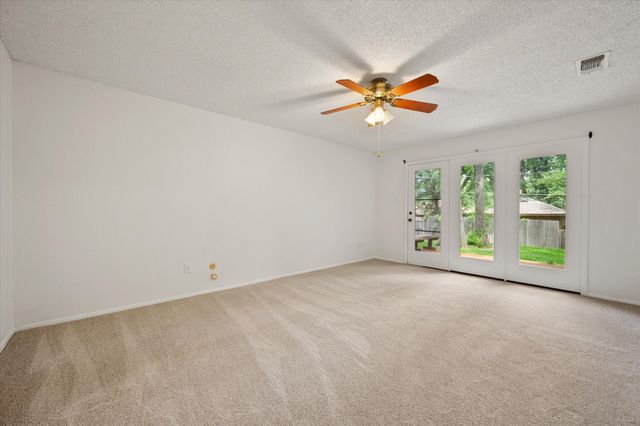 2801 Oak Trail Court, Dalworthington Gardens, TX 76016