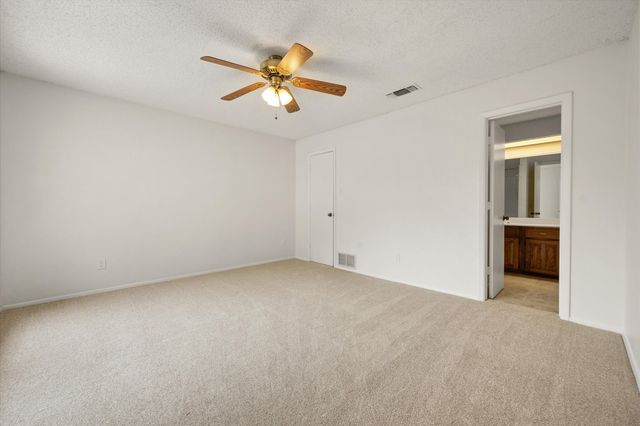 2801 Oak Trail Court, Dalworthington Gardens, TX 76016