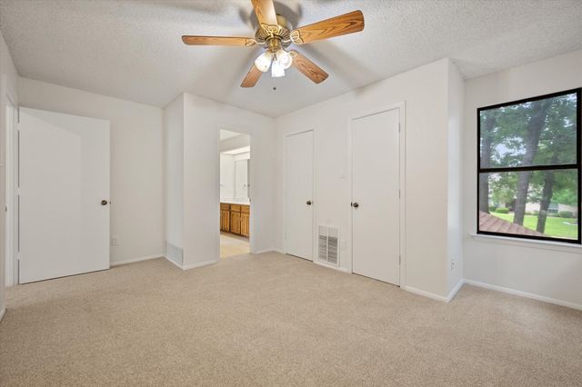2801 Oak Trail Court, Dalworthington Gardens, TX 76016