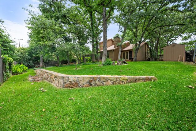 2801 Oak Trail Court, Dalworthington Gardens, TX 76016