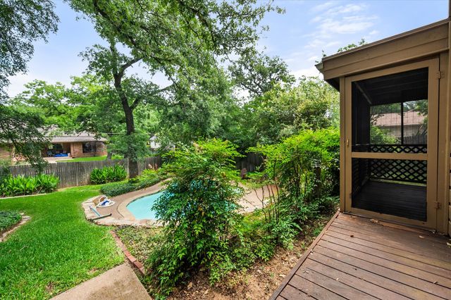2801 Oak Trail Court, Dalworthington Gardens, TX 76016