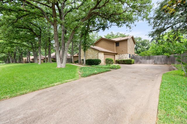 2801 Oak Trail Court, Dalworthington Gardens, TX 76016