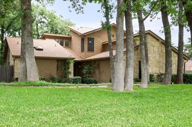 2801 Oak Trail Court, Dalworthington Gardens, TX 76016