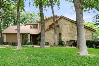 2801 Oak Trail Court, Dalworthington Gardens, TX 76016