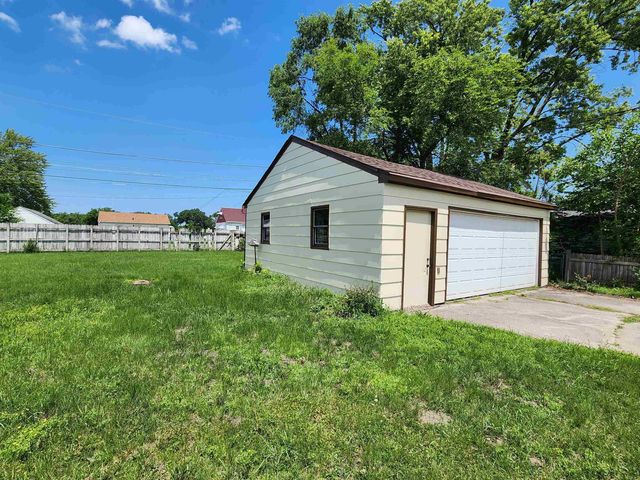 419 Charles Street, Waterloo, IA 50703