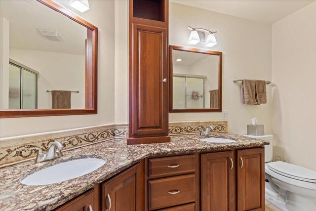 W173N8073 Shady LANE, Menomonee Falls, WI 53051