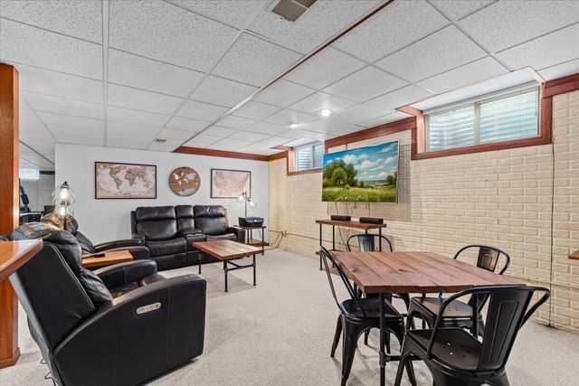W173N8073 Shady LANE, Menomonee Falls, WI 53051