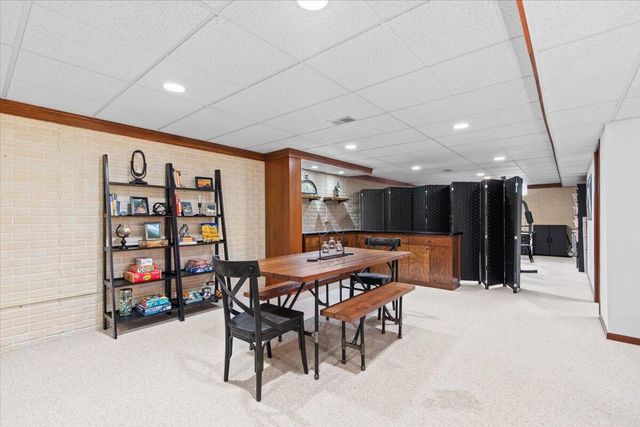 W173N8073 Shady LANE, Menomonee Falls, WI 53051
