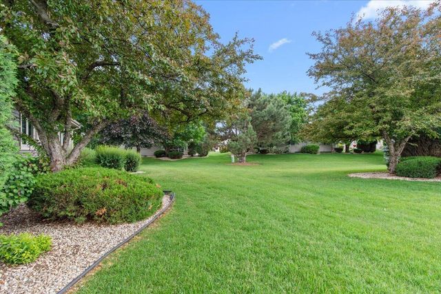 W173N8073 Shady LANE, Menomonee Falls, WI 53051