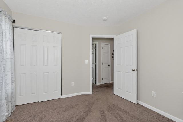 127 Keeneland Drive, Williamstown, KY 41097