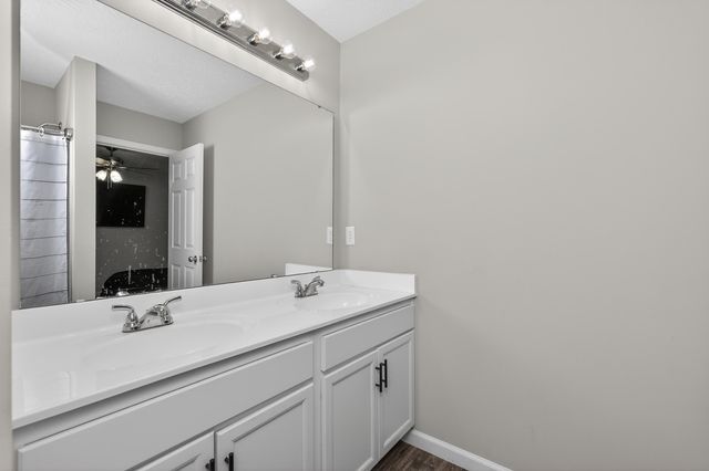 127 Keeneland Drive, Williamstown, KY 41097