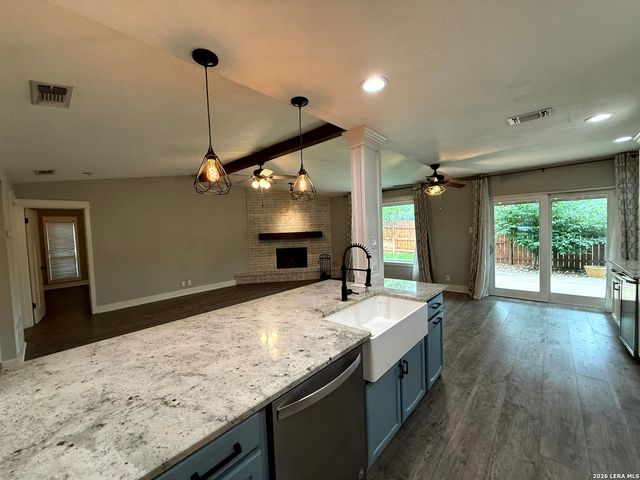 13618 COBBLE WAY CIR, San Antonio, TX 78231
