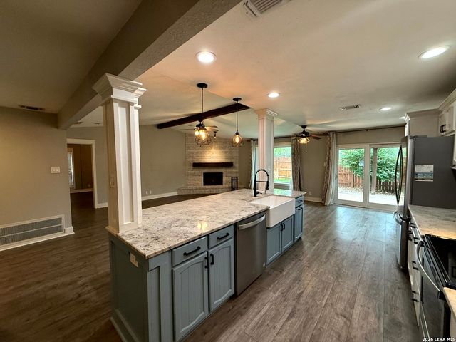 13618 COBBLE WAY CIR, San Antonio, TX 78231