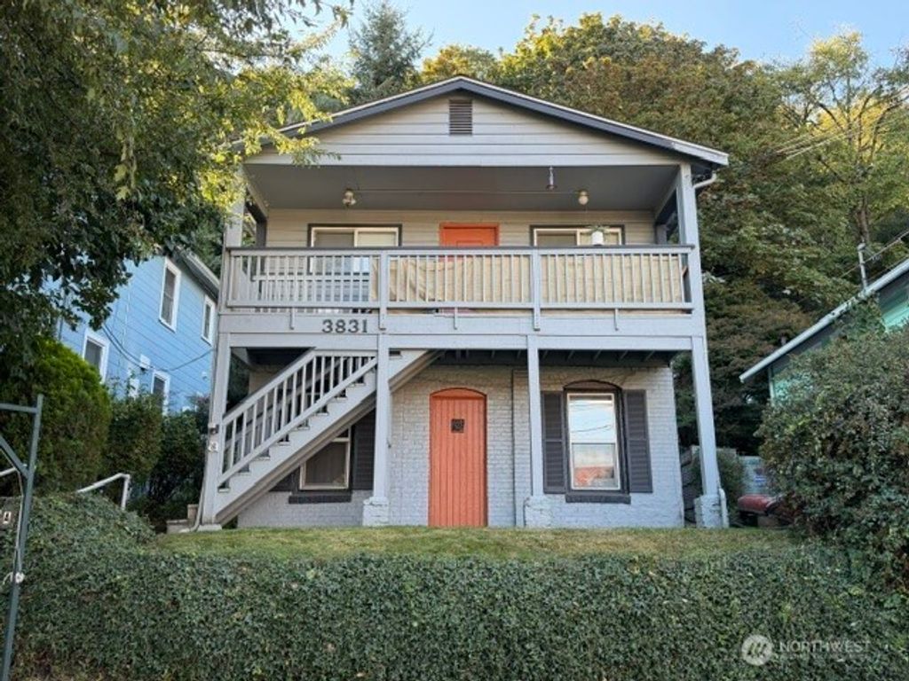 3831 17th Avenue SW, Seattle, WA 98106