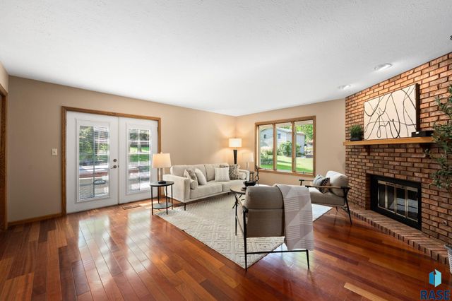 401 E Aspen Dr Drive, Sioux Falls, SD 57105